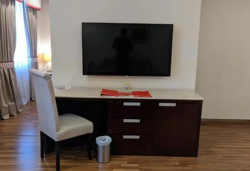 هتل Ramada By Wyndham Lahore Gulberg Ii