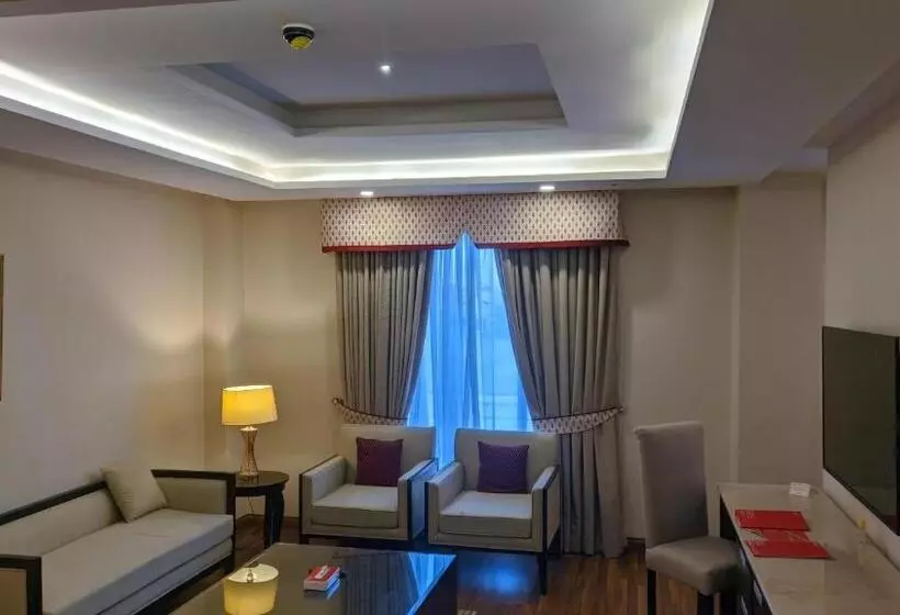 هتل Ramada By Wyndham Lahore Gulberg Ii