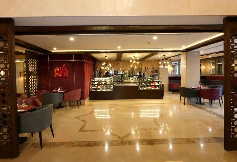 هتل Ramada By Wyndham Lahore Gulberg Ii