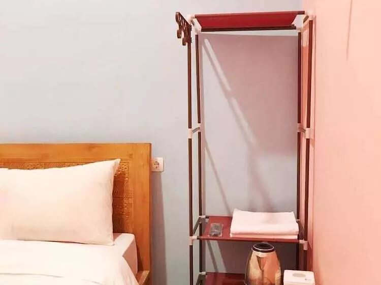 Hotel Roomz Budget Residence