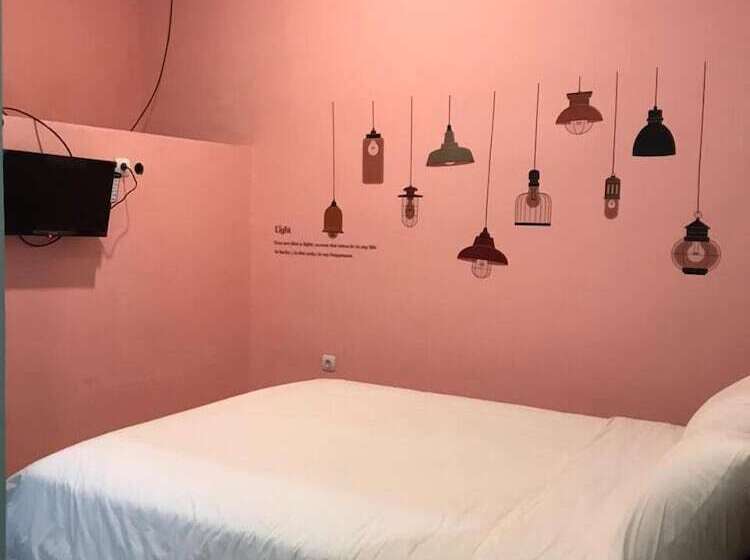 호텔 Roomz Budget Residence