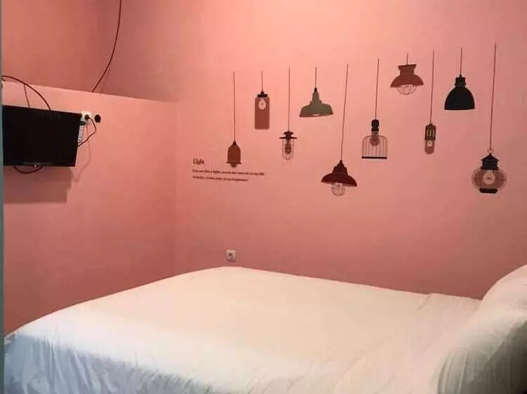 Hotel Roomz Budget Residence