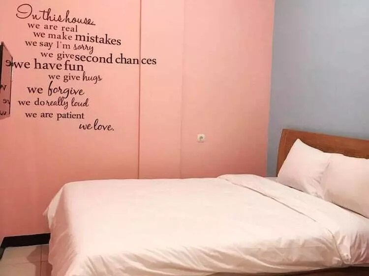 Hotel Roomz Budget Residence