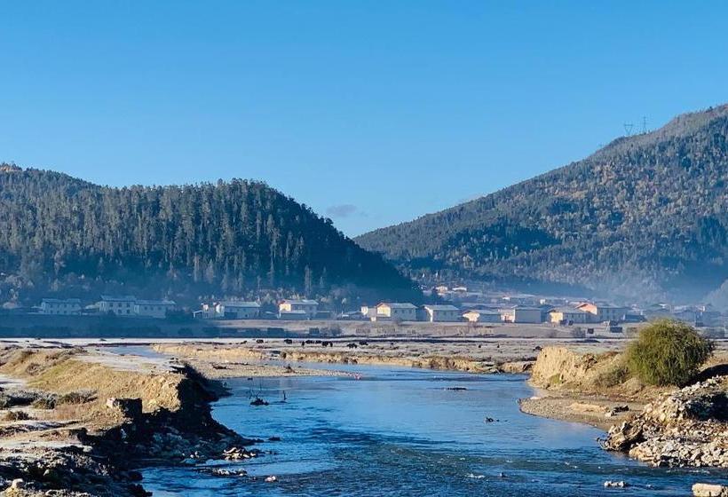 Hotel Shangri La Dala Pasture