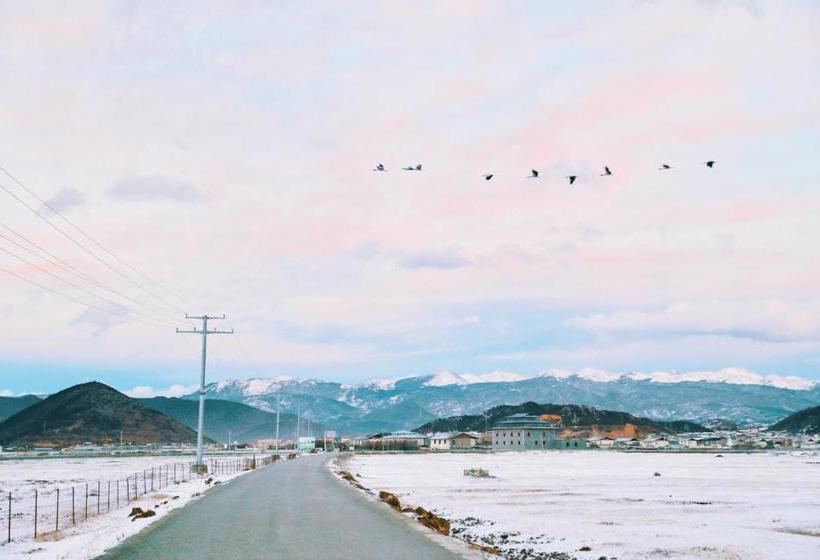 Hotel Shangri La Dala Pasture