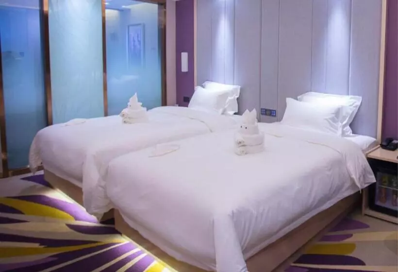 Lavande Hotel Korla City Government Swan Lake