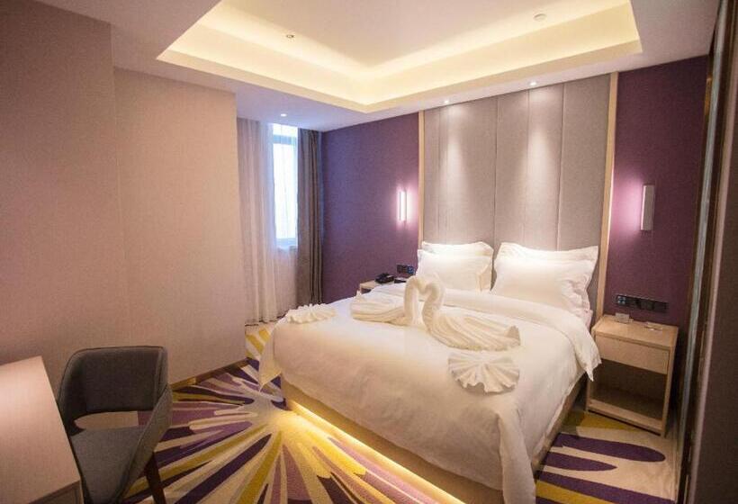 Lavande Hotel Korla City Government Swan Lake