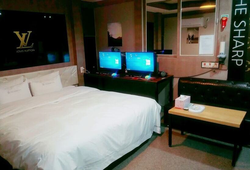 مُتل Ulsan Samsan The Sharp