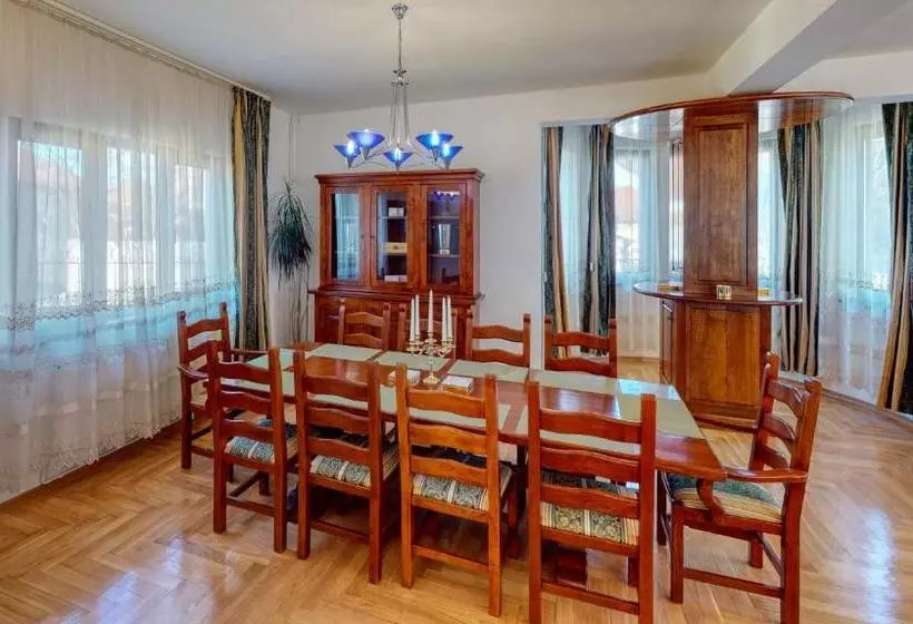 پانسیون Casa 3 Guesthouse