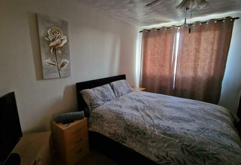 پانسیون Shergold House