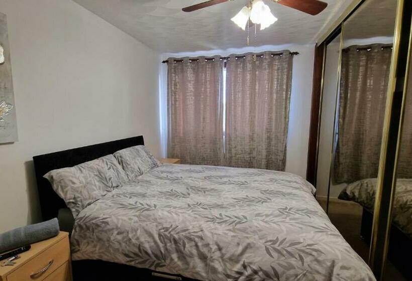 پانسیون Shergold House