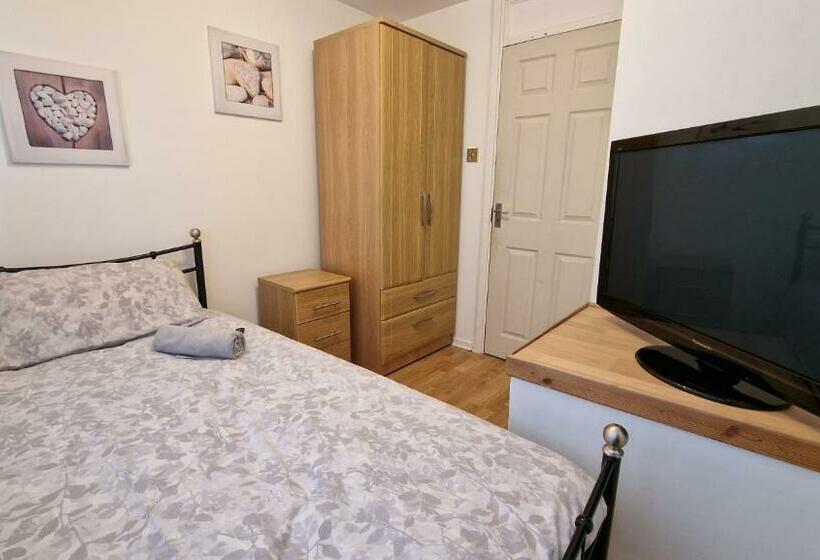 پانسیون Shergold House