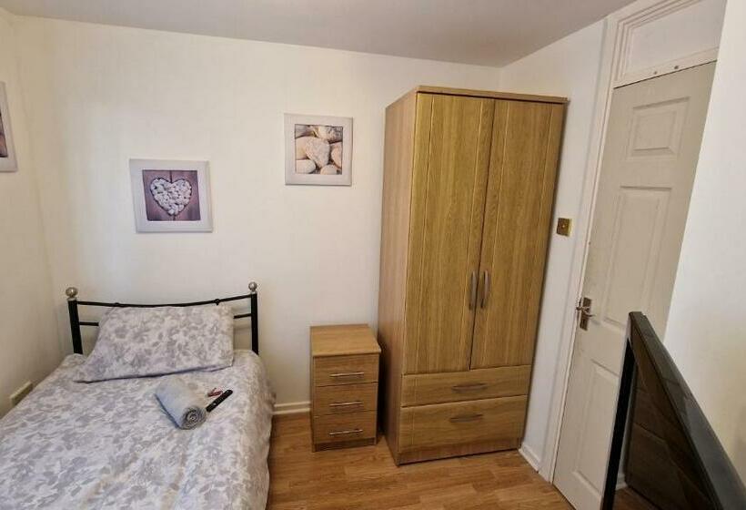 پانسیون Shergold House