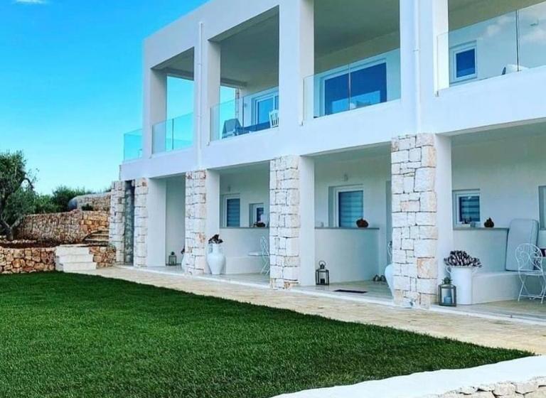 ベッドアンドブレックファースト Feudi Mandolivo