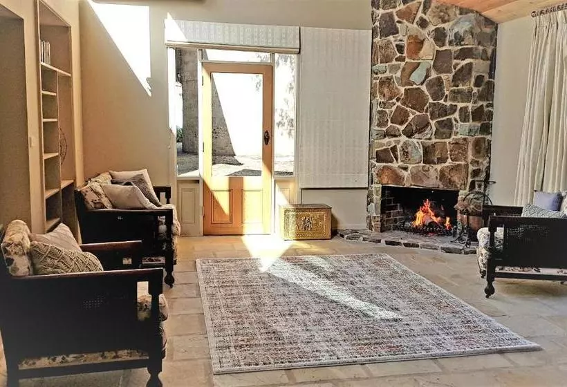 تختخواب و صبحانه Olinda Yarra Cottage