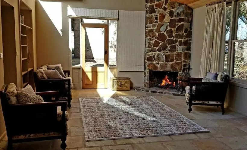 تختخواب و صبحانه Olinda Yarra Cottage