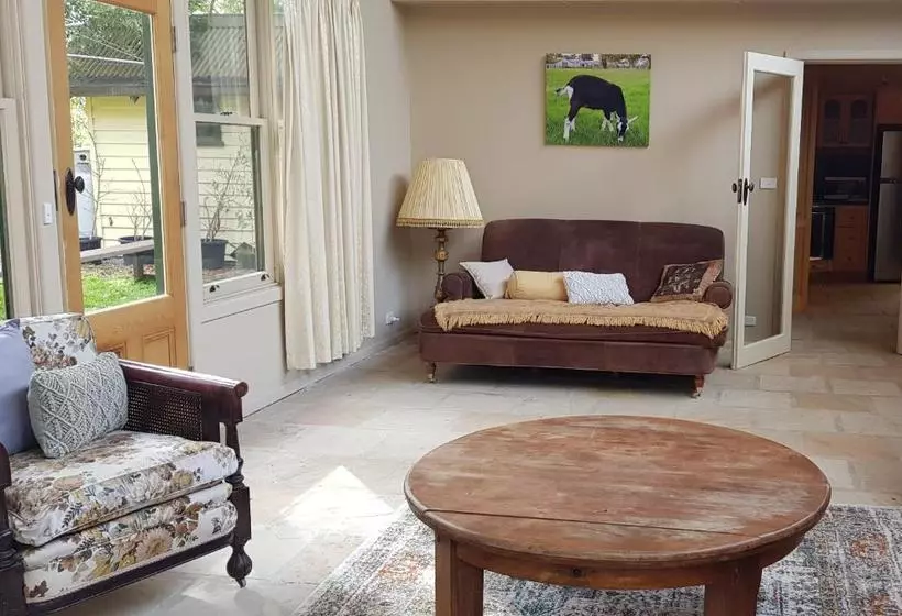 تختخواب و صبحانه Olinda Yarra Cottage