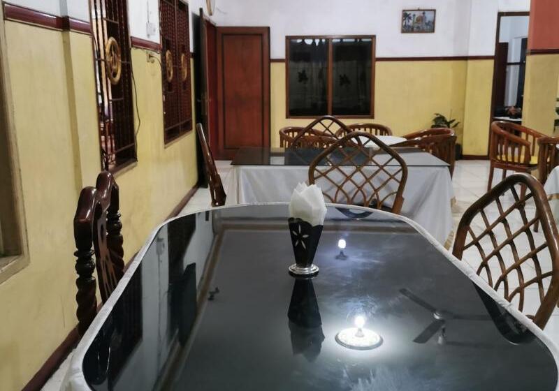 فندق Al Hakim Syariah Redpartner