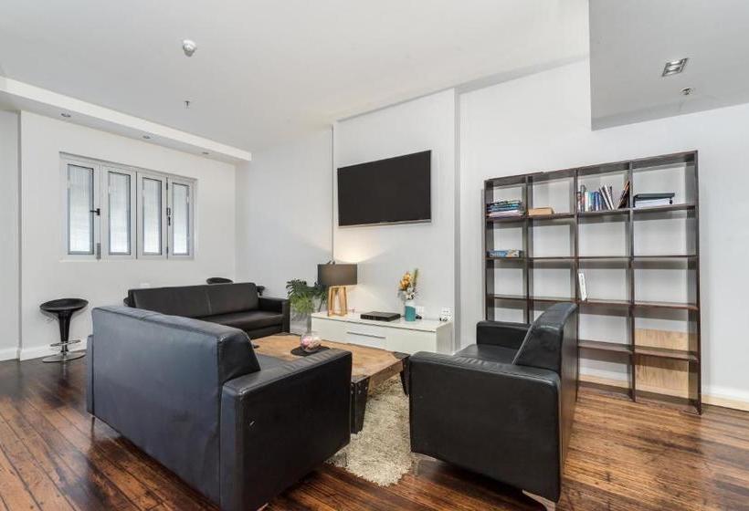 בית מלון כפרי Studios On King