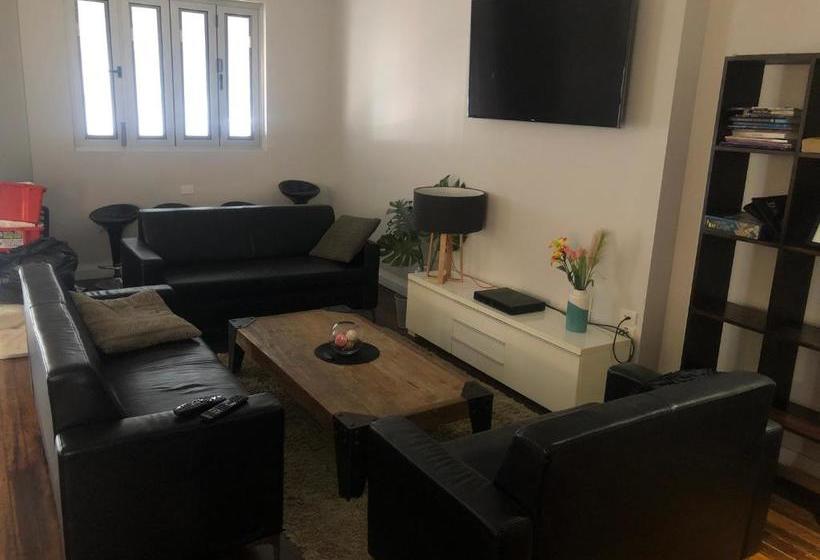 בית מלון כפרי Studios On King