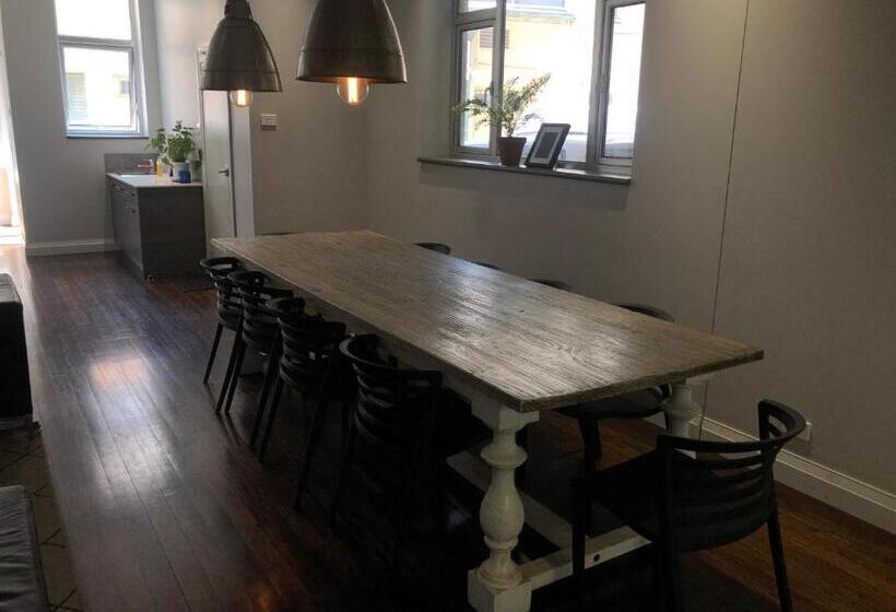 בית מלון כפרי Studios On King