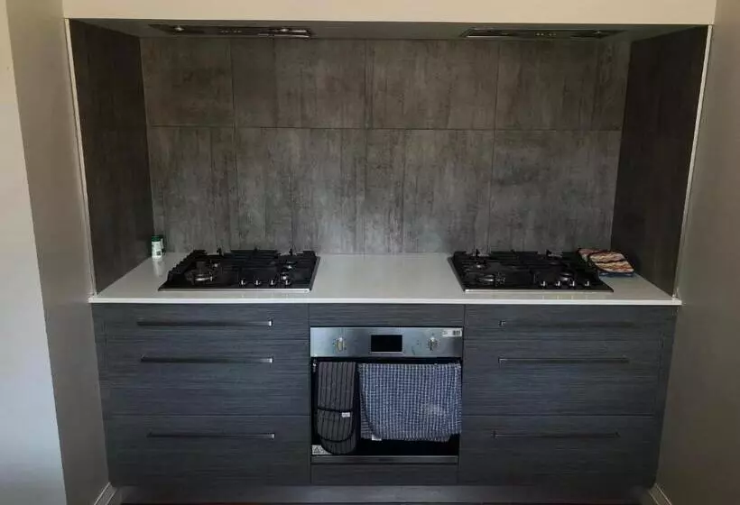 هتل Studios On King