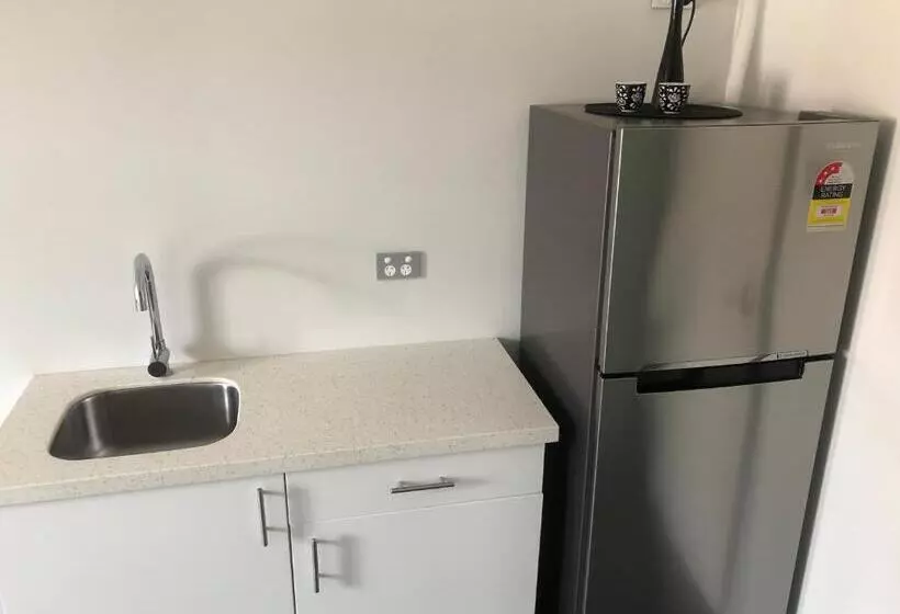 هتل Studios On King