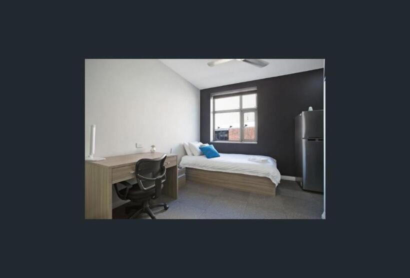 בית מלון כפרי Studios On King