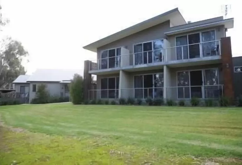 ホテル Campaspe Lodge