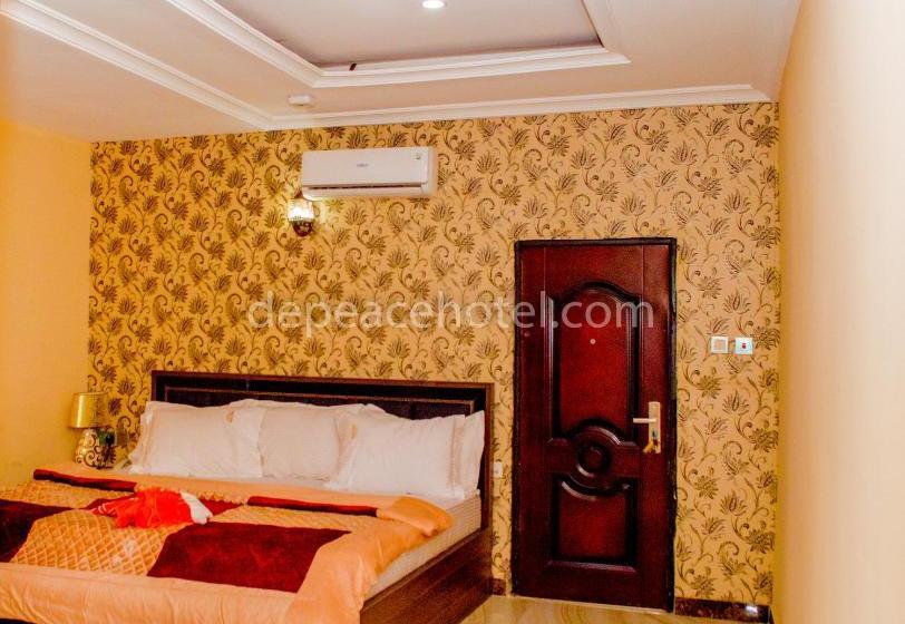 هتل Depeace And Suites