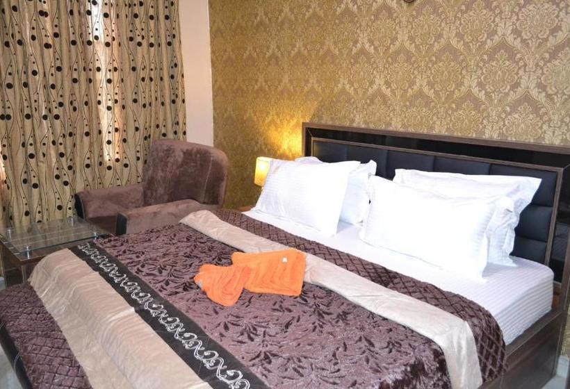 هتل Depeace And Suites