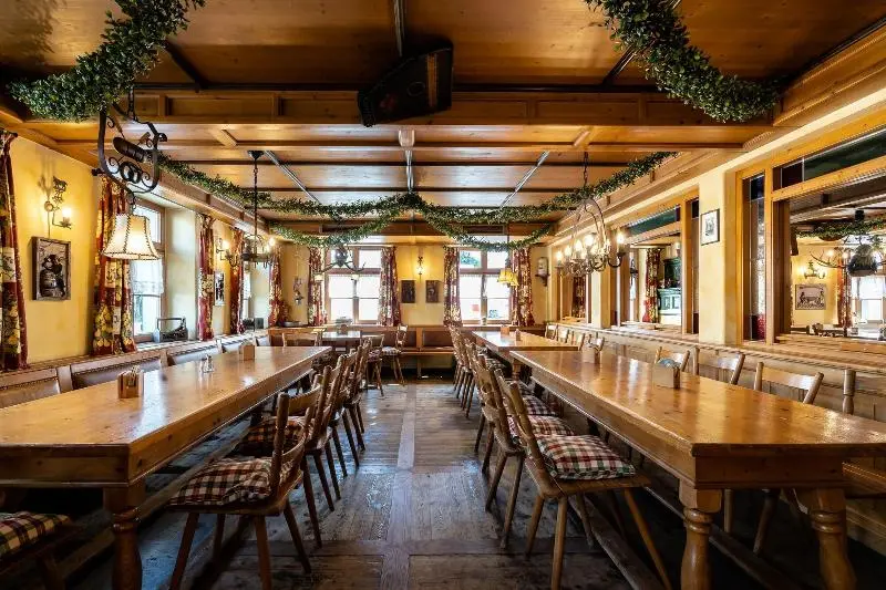 Hotelli Gasthof Rossle