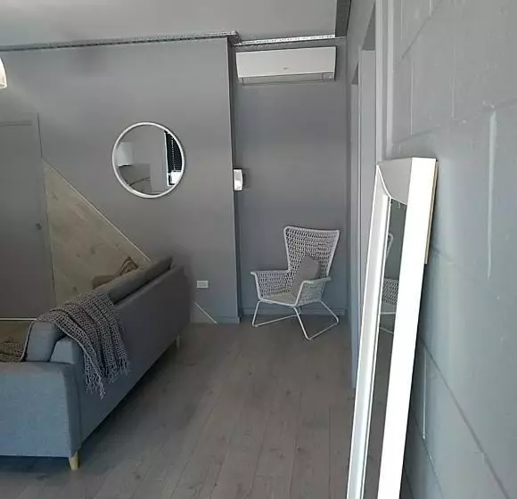 ホテル Kindred Parkside Apartments