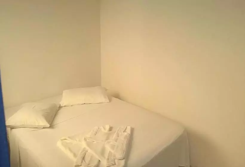 ホテル Oyo  Gralha Azul