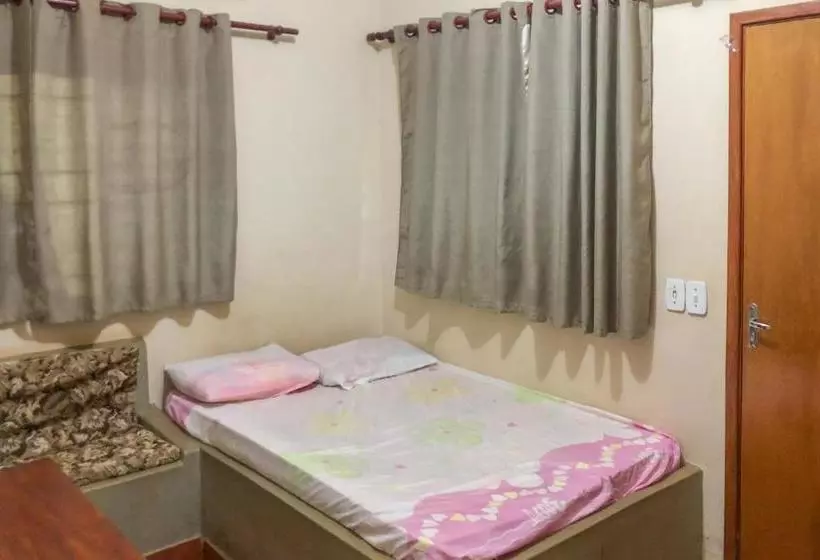 ホテル Oyo  Gralha Azul