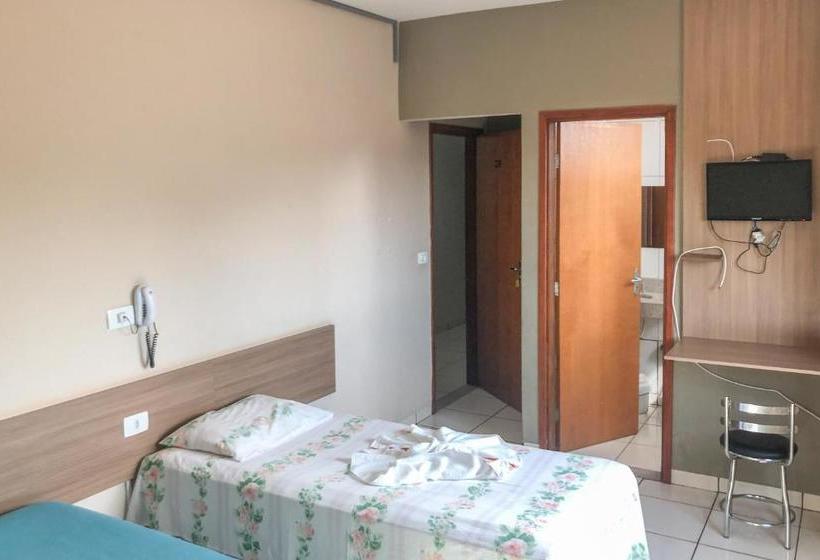 בית מלון כפרי Oyo Gralha Azul