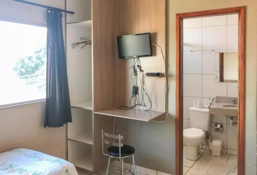 ホテル Oyo  Gralha Azul