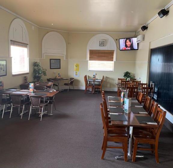 Отель Riverside