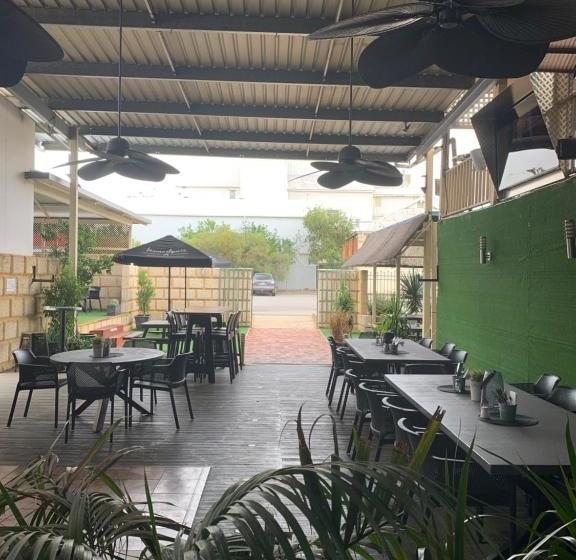 Отель Riverside