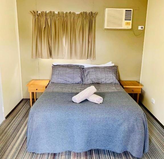 Отель Riverside