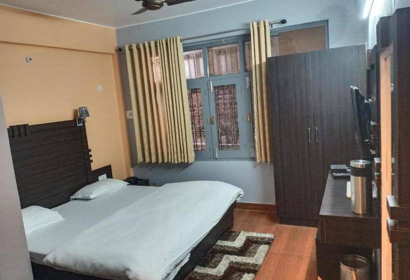 Hotel Stayapart Uday Palace