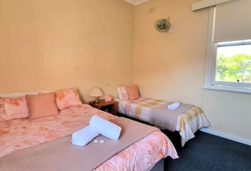 ホテル William Farrer