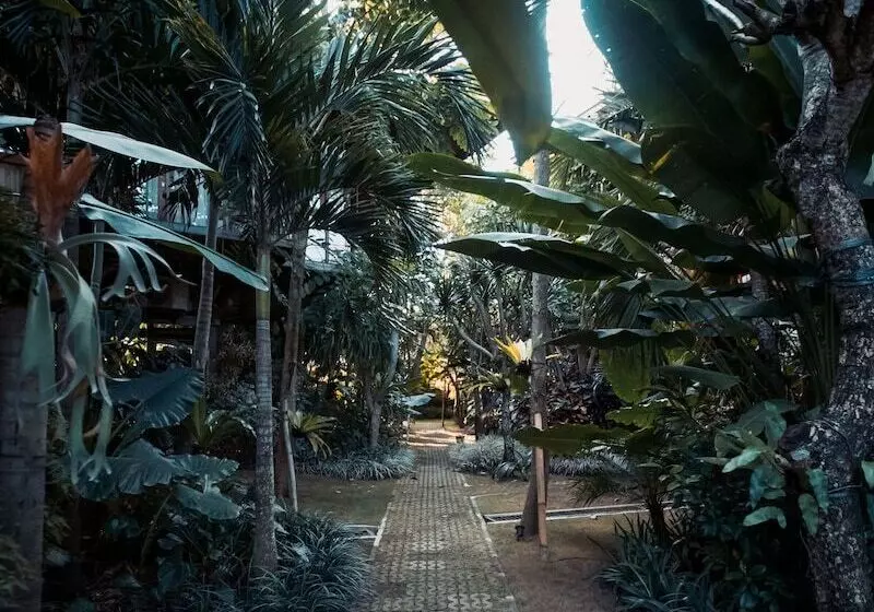 Majatalo Grün Canggu Garden