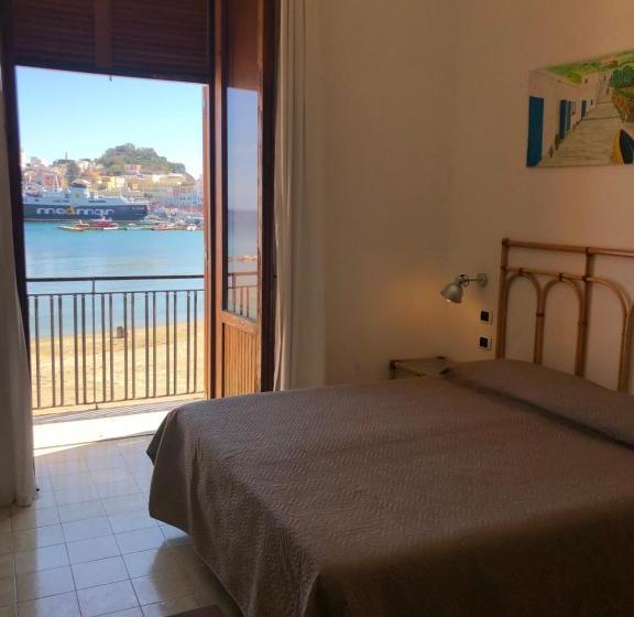 پانسیون Visitponza   Le Stanze Sulla Spiaggia