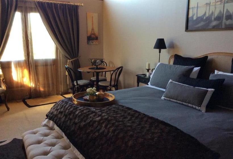 La Maison Riviere The River House Bed & Breakfast