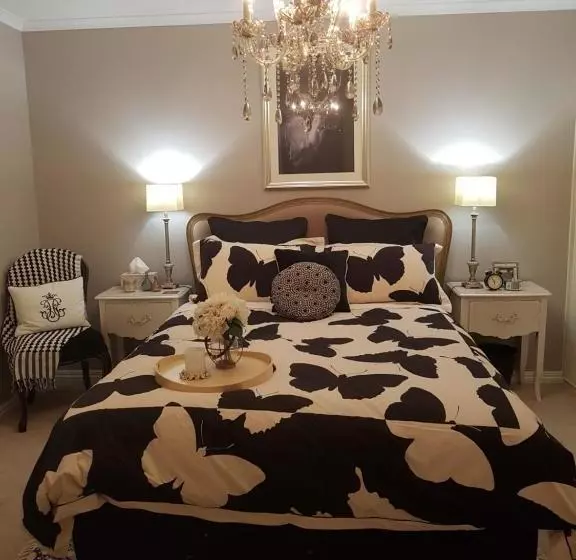 La Maison Riviere   The River House Bed & Breakfast