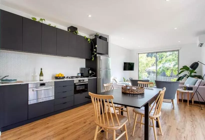 Majatalo 160 Steps... From Yallingup Beach