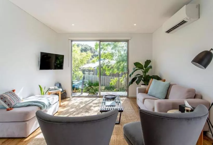 Majatalo 160 Steps... From Yallingup Beach