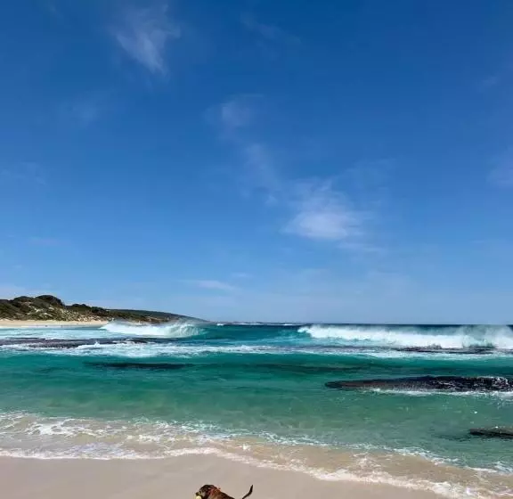 Majatalo 160 Steps... From Yallingup Beach