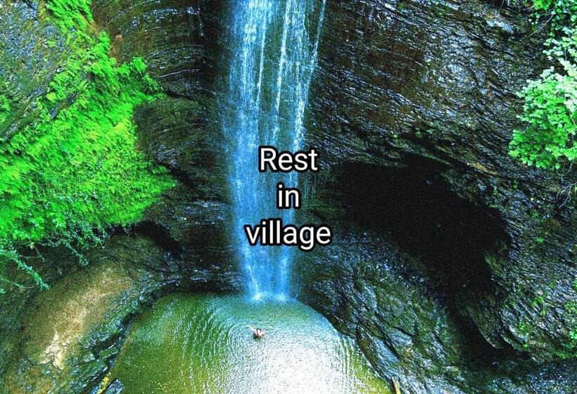 پانسیون Iveri House